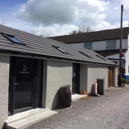 District Western 2-bed Pet Friendly