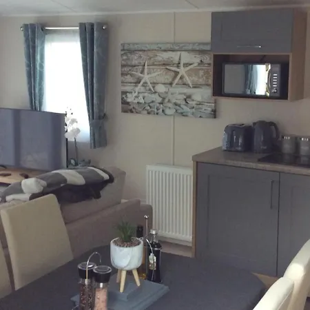 District Western 2-bed Pet Friendly *