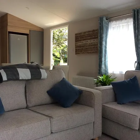 District Western 2-bed Pet Friendly *